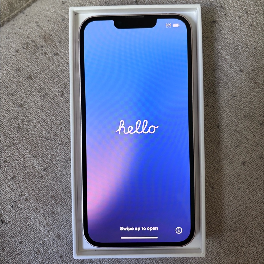 Pink iPhone 13 - 128 GB UNLOCKED